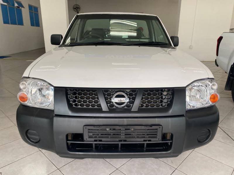 Nissan Np300 2.5TDI LWB Single Cab